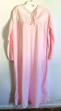 JC Penny Woman Large Nightgown Pink Soft Light Flannel Long Sleeve Grandma