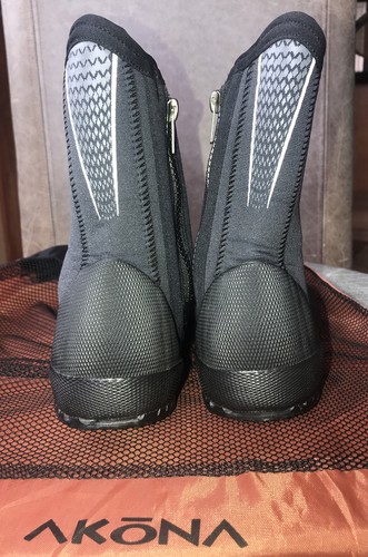 Akona Self Draining Diving Boot AKBT Seco 766 6mm Tall Sz 8 YKK + case NWOT - Bild 4 von 5