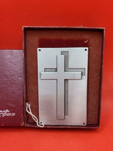 CROSS Engravable Pewter Plate Accessory Embossed Cross New Vintage 2×3 - Picture 2 of 2