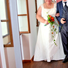 Brautkleid Gr.54 A-Linie mit Schleppe cremefarbig