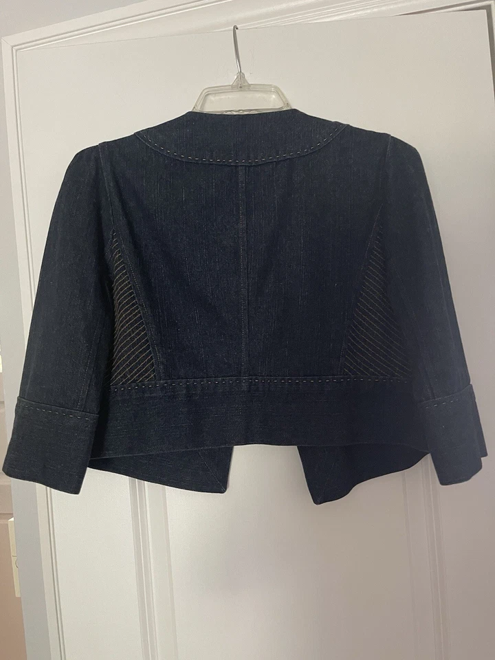CHAQUETA CORTA VAQUERA DIANE VON FURSTENBERG. Lujo. Chaqueta vaquera. Talla 10 Foto 2 de 4
