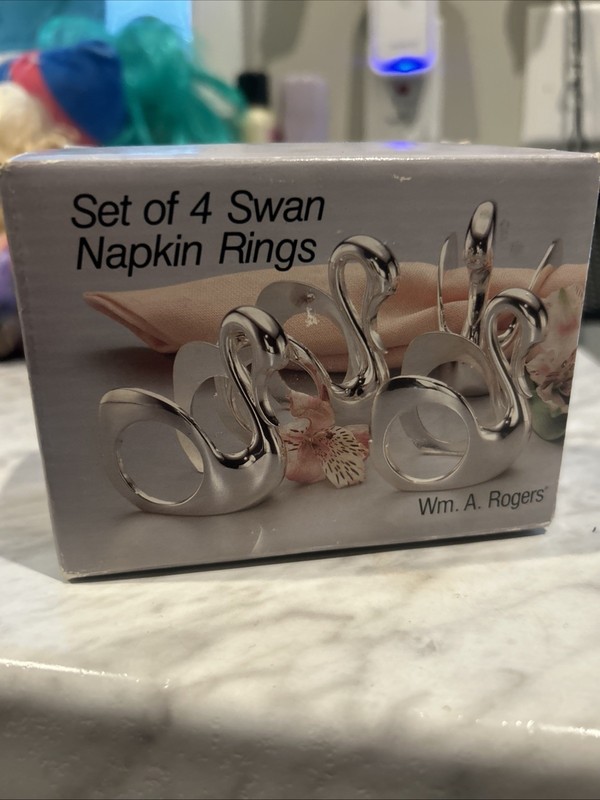 Swan napkin rings silver plated set of 4 Wm Rogers  Japan  New