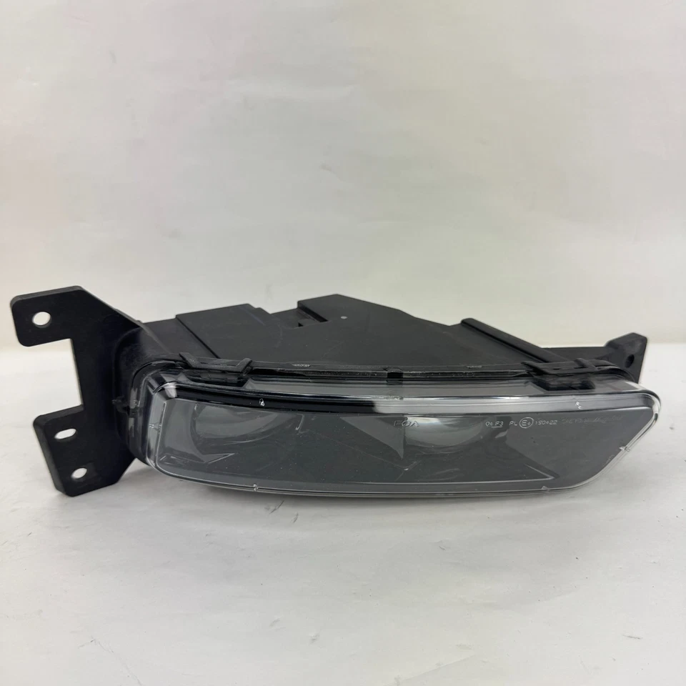 Faro antiniebla LED 68275510AC pasajero derecho OEM 2018-2023 Foto 2 de 4