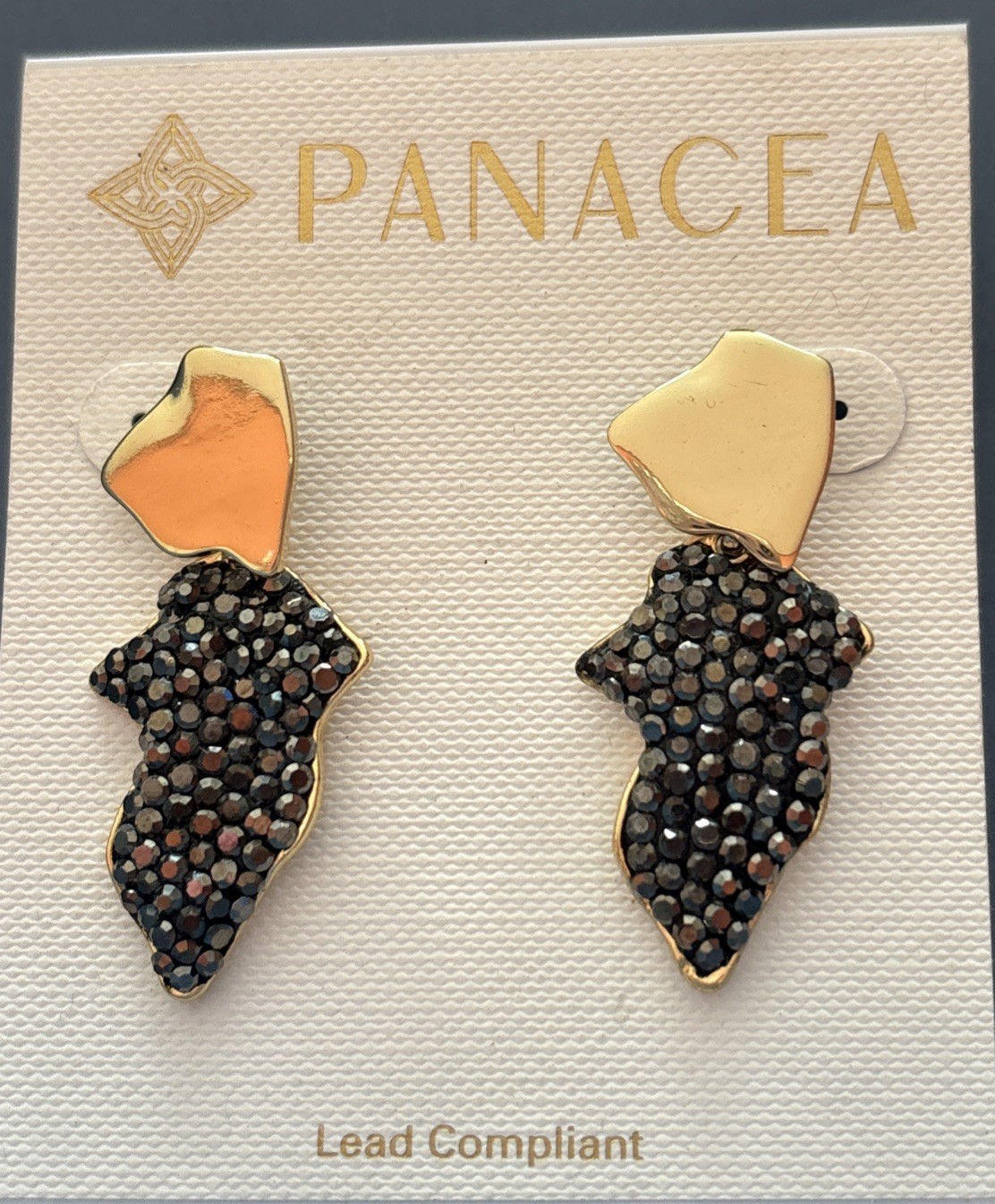 Pendientes Panacea África mapa tachuelas colgantes tono dorado superior con fondo negro