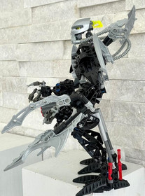 Bionicle Warriors Hydraxon 8923 with Cordak Blaster .  Complete  .