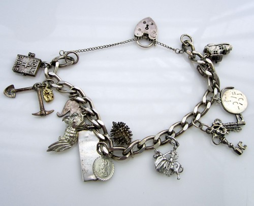Vintage Sterling Silver English Check Bible Movable 13 Charm 42.6 Gram Bracelet - Picture 3 of 12