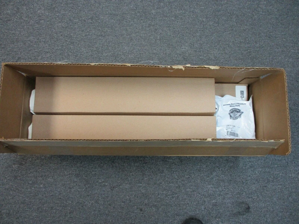 Harley Davidson OEM Screamin Eagle Softail Kit de silenciador doble negro 80813-10 Foto 3 de 4