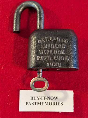"GERALD co" 1920 CHICAGO CAST IRON PADLOCK w/ KEY, ANTIQUE LOCK, VINTAGE LOCKS - Picture 5 of 7