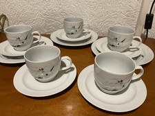 Teeservice DDR 5 Tassen 3 Unterteller 5 Kuchenteller Jlmenau Henneberg Porzellan