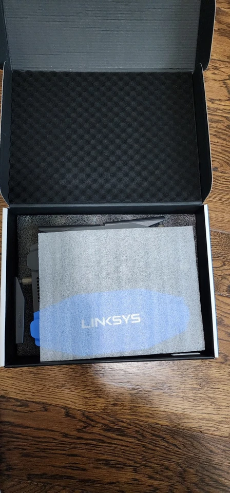 Linksys WRT1900AC Dual-Band Smart Wi-Fi Router | Gigabit Ports, USB 3.0, eSATA - Image 4 of 4