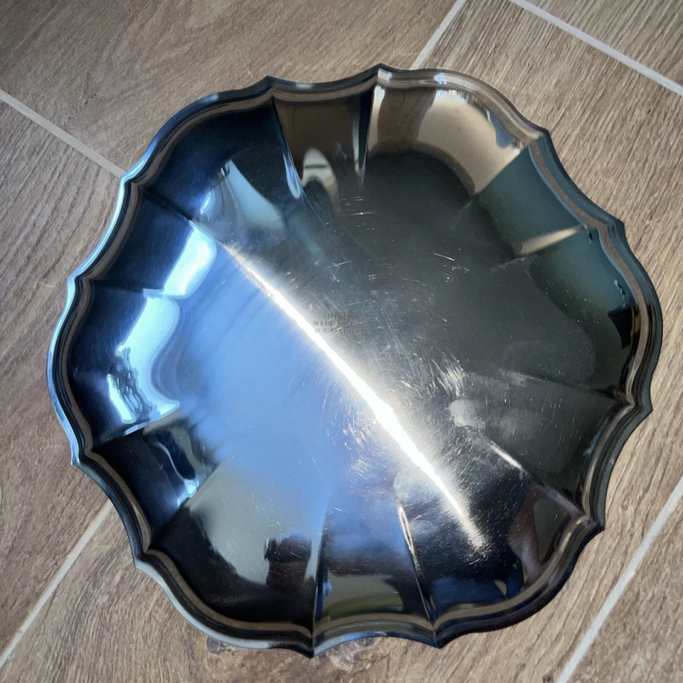 ONEIDA STAINLESS STEEL CHIPPENDALE TRAY WITH GOLD RIM - Image 3 of 4