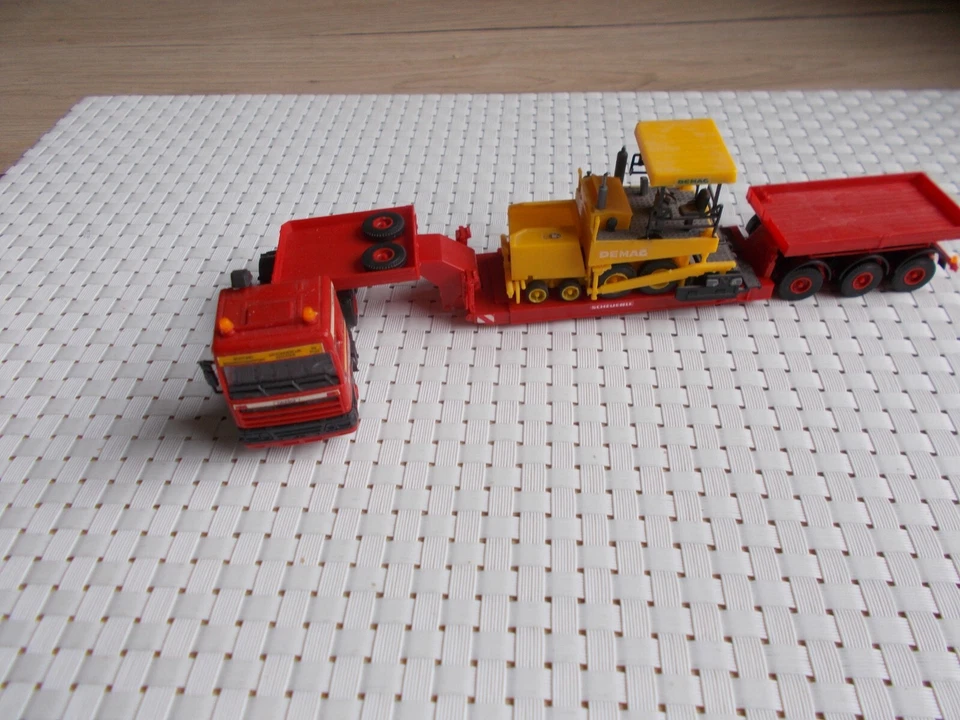 Kibri HO -  DAF mit Tieflader und Fertiger - Bild 2 von 4