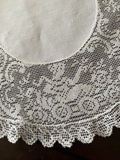 Lovely Antique 11 1/2 Rd Figural Lace Trim Centerpiece DOILY w/Linen Center