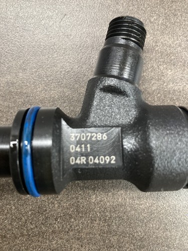 Iniettore Common Rail CAT PERKINS GP 3707286 (usato originale OEM) - Foto 2 di 3