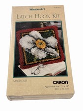 WONDER ART LATCH HOOK KIT - MAGNOLIA 12"   12" - NEW