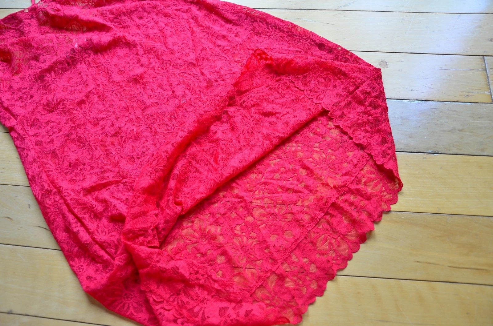 UNDERCOVER Abito slip Victoria's Secret rosso in pizzo taglia M