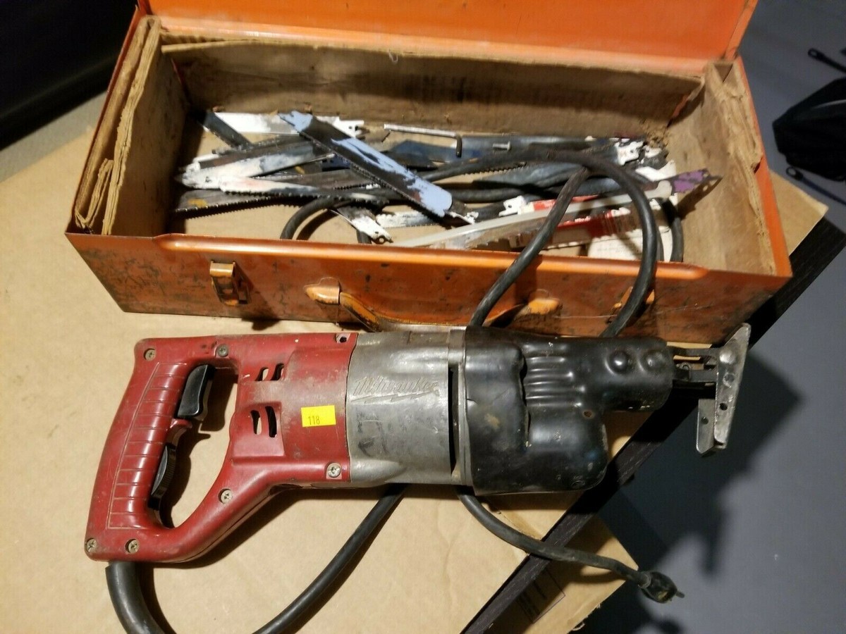 MILWAUKEE 110V SAWZALL TOOL RECIPROCATING SAW TWO SPEED B&D METAL CASE w  Blades