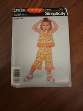 Simplicity 5026 Tank top i spodnie Capri z falbaną Małe dzieci Rozmiar 1/2 - 4 wzory