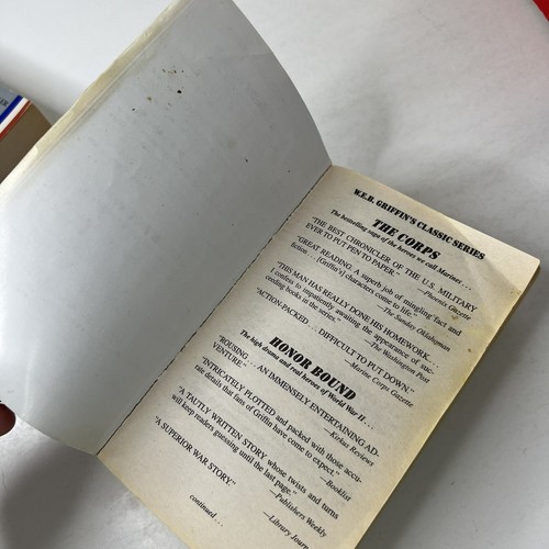 LOT (32) W.E.B. Griffin Corps/Men at War/Honor Bound/Presidential Agent + More! - Picture 12 of 24
