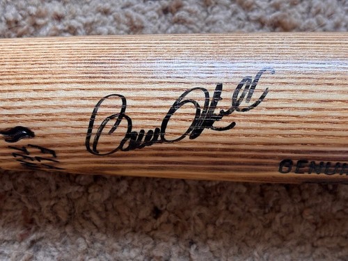 Strikingly Beautiful NY Yankee Paul O'Neil Signed "Louisville Slugger" Bat - Picture 2 of 5