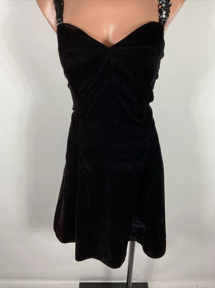 Vestido De Colección Y2K Años 90 Terciopelo con Tirantes Gótico Glamour Negro Lentejuelas 'Steppin Out' Foto 4 de 4