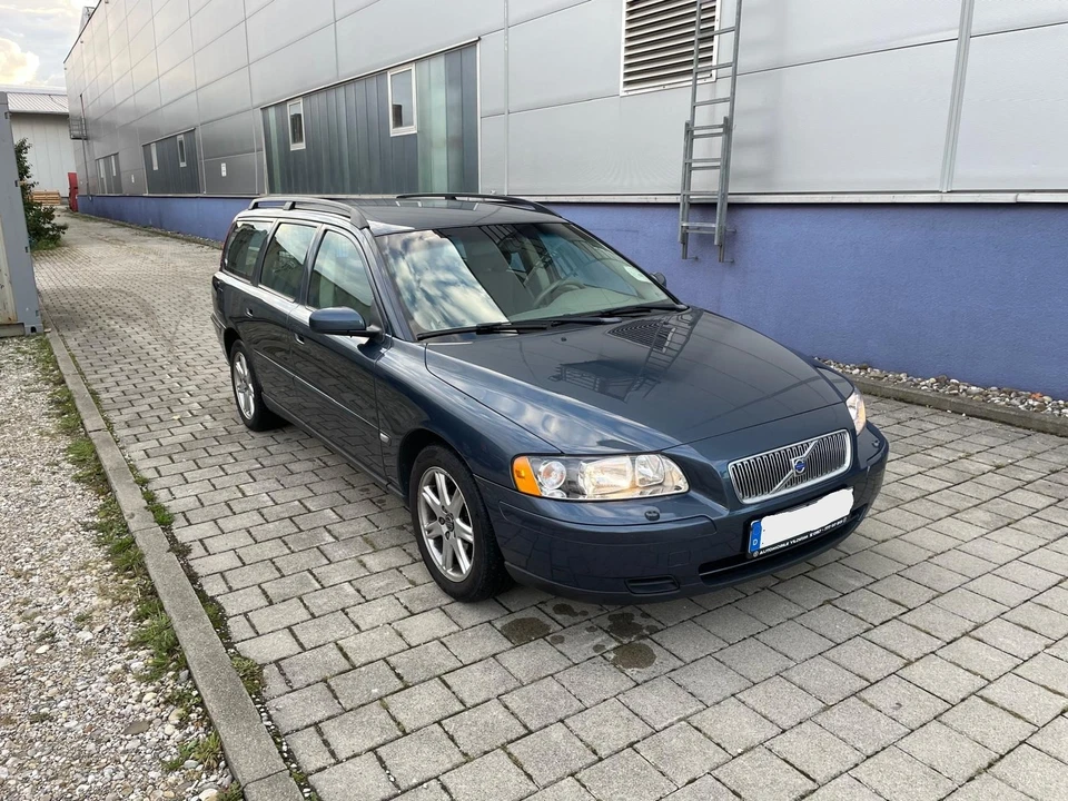 Volvo V70 II (P26) Bi-Fuel Benzin/CNG Erdgas - Kombi - 2.4l, Winterauto - Bild 2 von 4