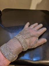 New Stainless Steel Chainmail Butcher Glove (Size M) – Unused, No Tags