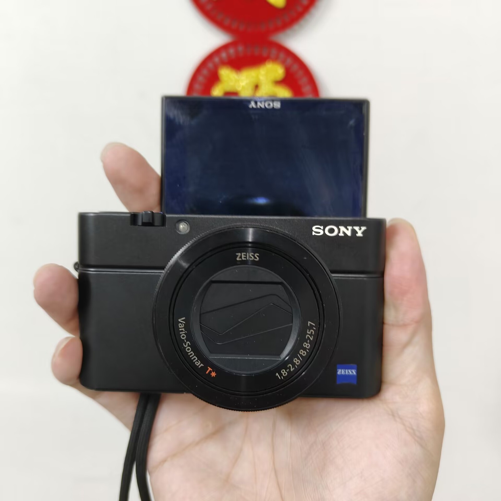 Sony DSC-RX100 III RX100M3 2.9x Zoom 20.1 MP Digital Camera