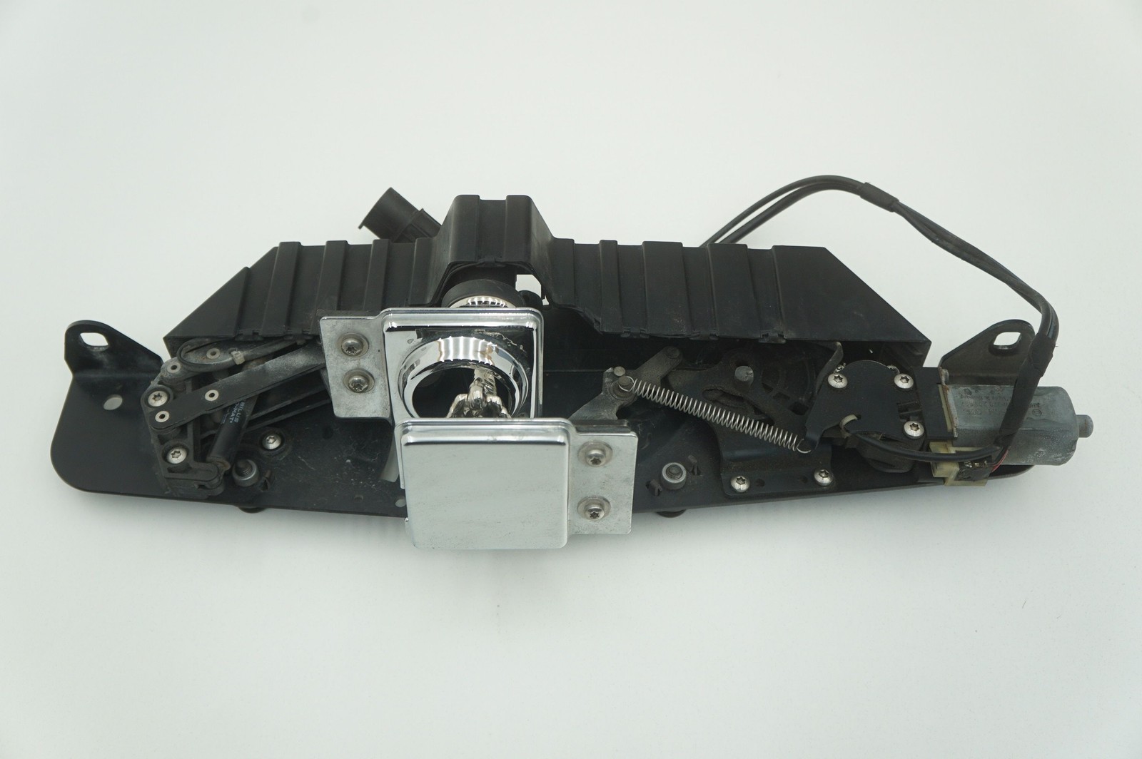 Spirit Of Ecstacy Retractable Ornament OEM 5113728541 Rolls Royce Phantom Vii 06
