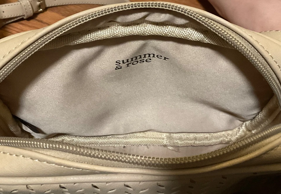 Bolso Bandolera Boho Geométrico Perforado Verano y Rosa Crema Neutro Foto 3 de 3