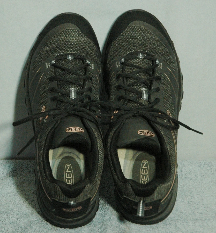 Zapatos deportivos de senderismo Keen para mujer negros grises talla 11 Foto 4 de 4