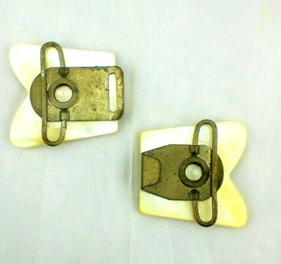 Vintage Mother of Pearl carved floral 2 piece belt buckle set Vintage Carved Mother Of Pearl 2 Piece Sew On Belt Buckle  main image 4