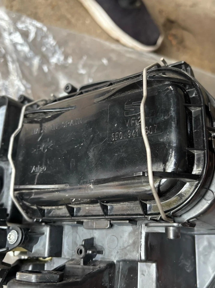 Seat Leon Scheinwerfer original Valeo mit LED Tagfahrlicht - 5F1941015 B - Bild 4 von 4