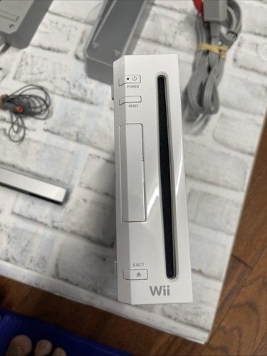 Nintendo Wii RVL-001 Console + Controllers White GameCube Compatible Tested VGC - Picture 8 of 9