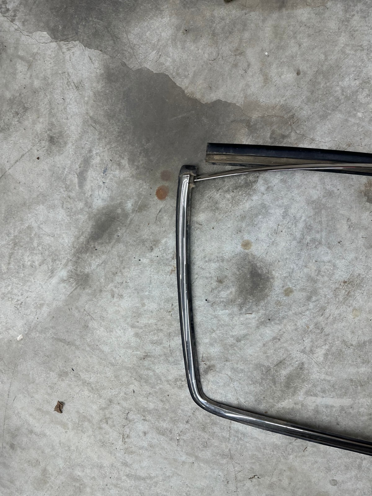 Rolls Royce Silver Seraph Rear Windshield Window Trim Chrome