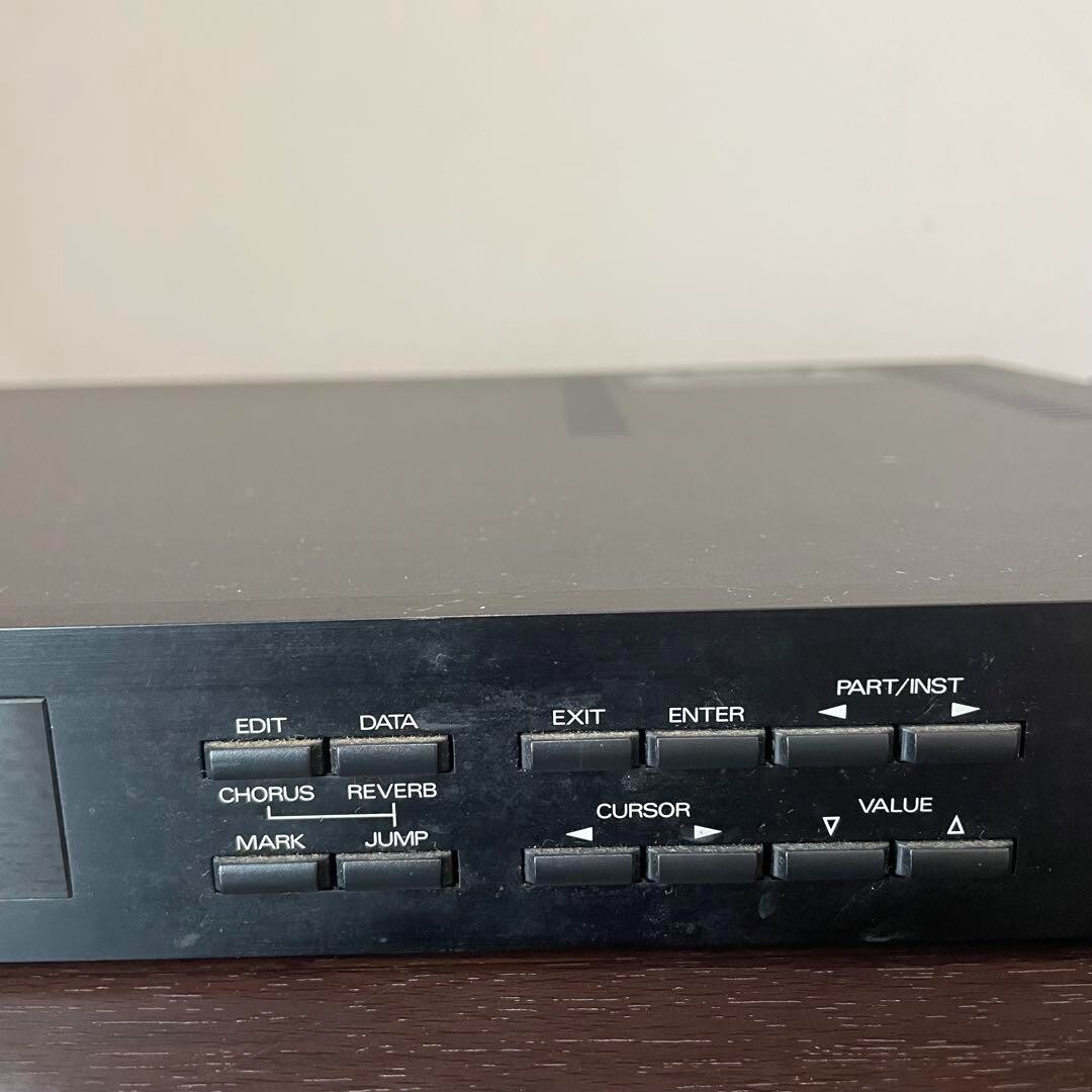 ROLAND U-220 RS-PCM Sound Module Rack Synthesizer free shipping