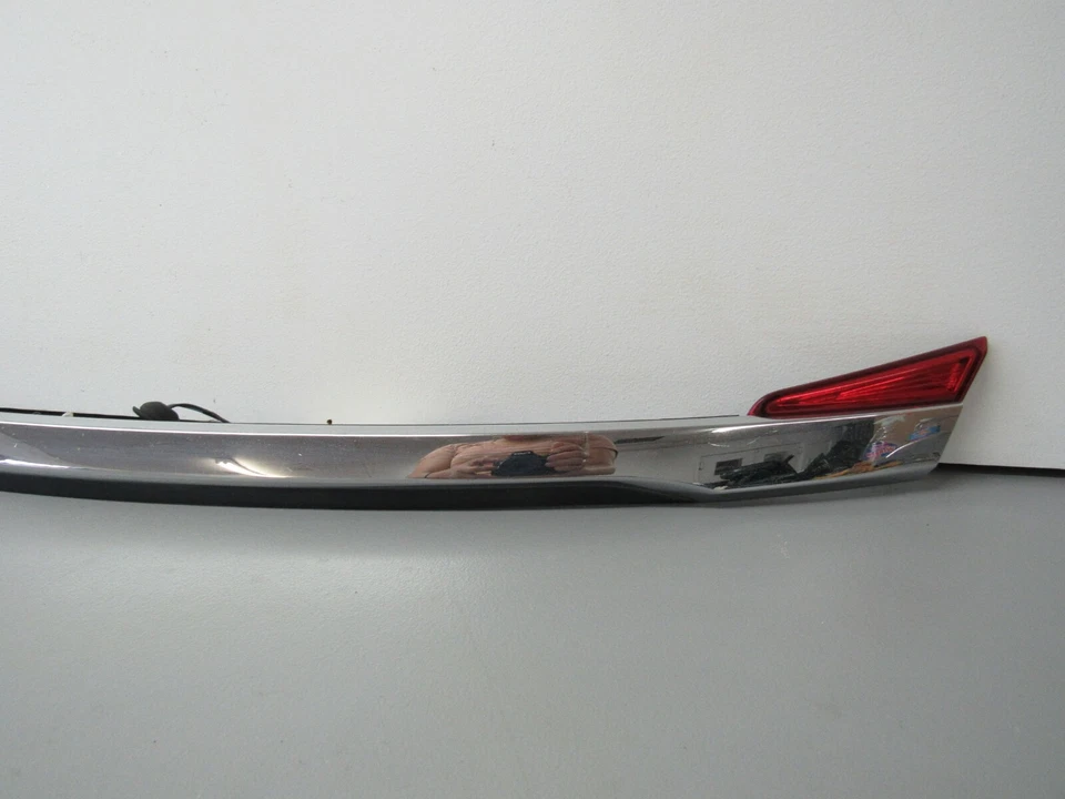 2011 2012 2013 2014 CHRYSLER 200 ACABAMENTO DE MOLDURA DE LUZ TRASEIRA CROMADA - Imagem 2 de 4