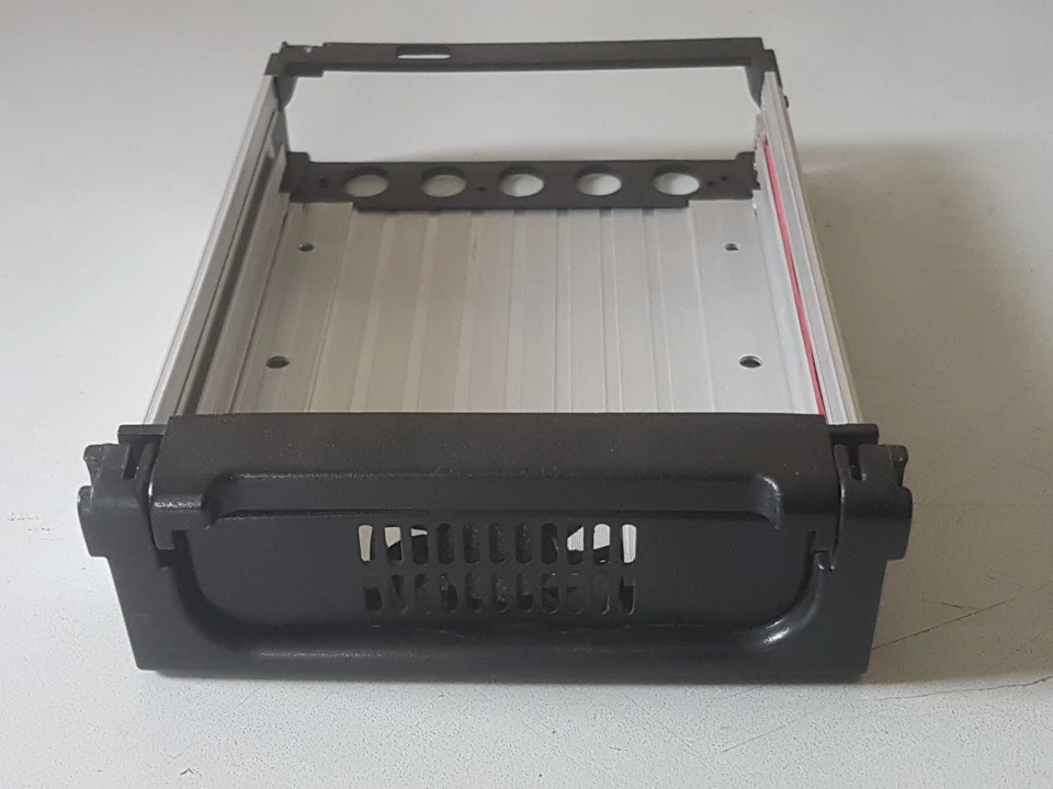 Startech.com 3,5 " Cadre / Mobile Hot Swap Mémoire Rack - Image 2 of 4