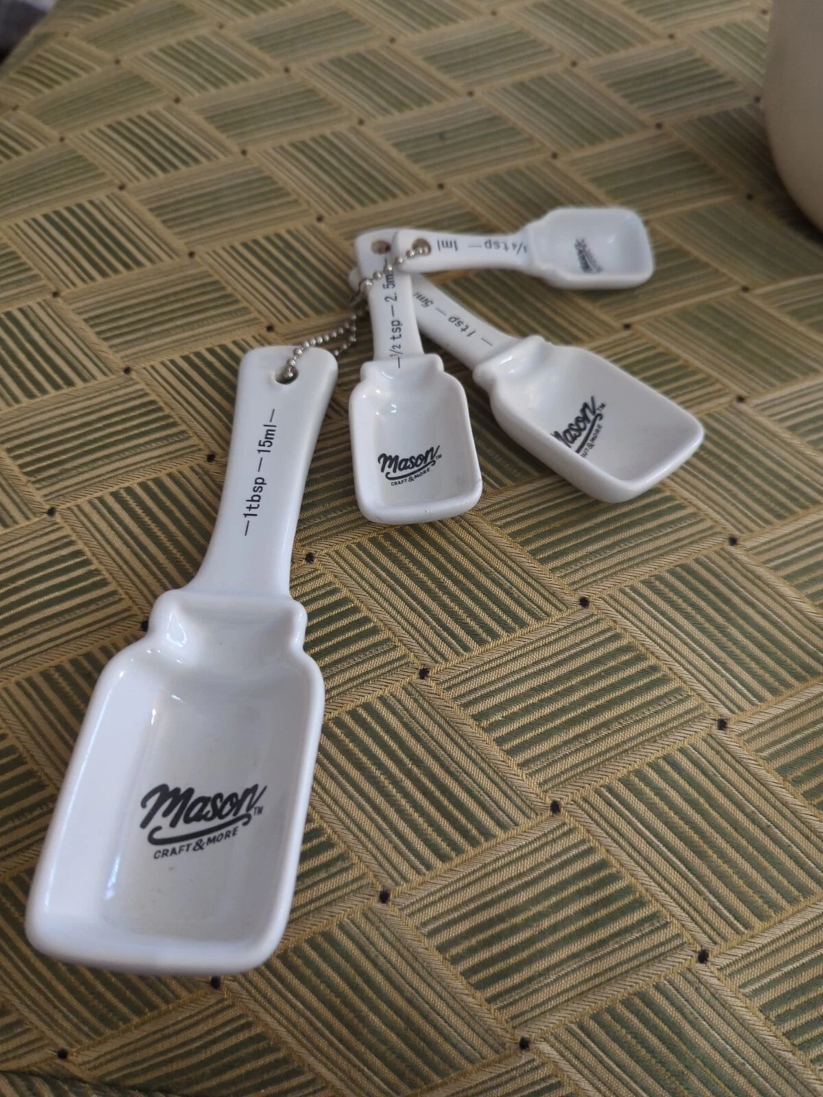 NEW Ceramic Measuring Spoons White Mason Jar Tabletops Unlimited Set of 4
Opens in a new window or t