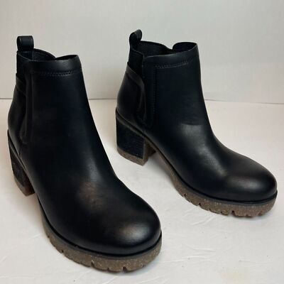 NWOB Korks Elsie Ankle Platform Boots Size 5M cottage rustic