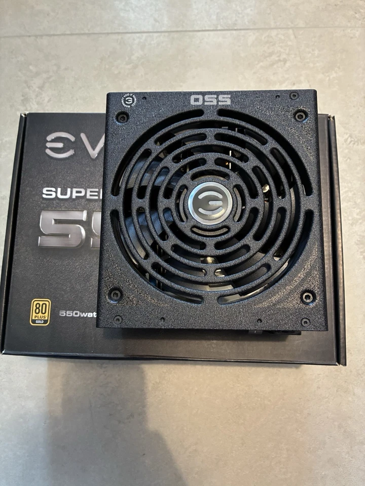 PSU Alimentatore EVGA Supernova 550 G2 550W 80Plus Gold - Immagine 2 di 4
