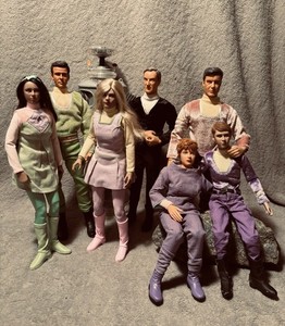 Lost in Space 1/6 Action Figure Lot w/ Electronic B-9 Robot