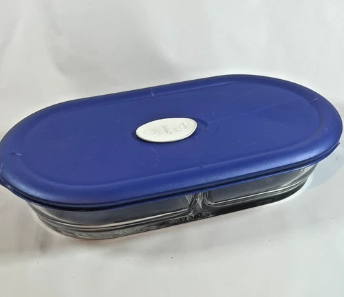 Pyrex 8301 5.5-cup Divided Clear Glass Serving Dish/container w/ Blue Lid