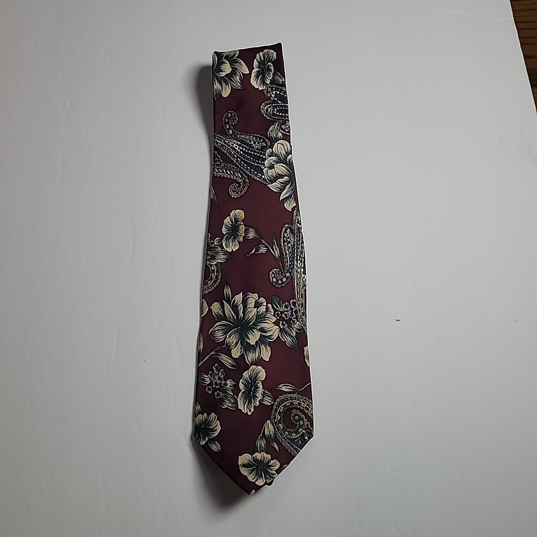 Stafford Executive Made USA Vintage Silk Paisley Tie.