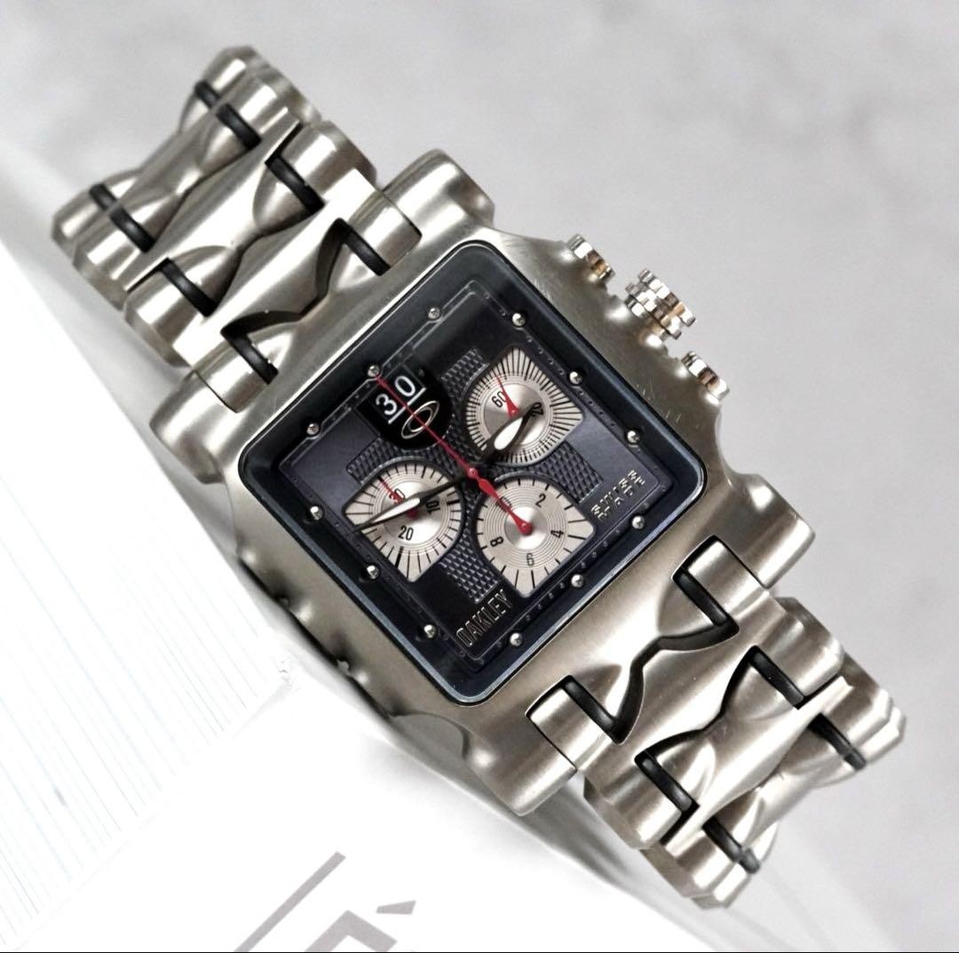 オークリー　ミニッツマシーン（タイムタンク） OAKLEY Minute Machine Time Tank Titanium Mens Quartz Watch