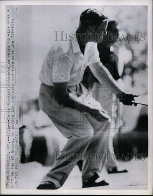 #ad #ad 1951 Press Photo Golfer Chick Harbert crouches after putting in Louisville KY $24.99