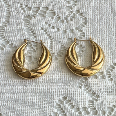 Gold Tone Textured Swirl Round Hoop Earrings Metal Hook Closure No Stone Lobe