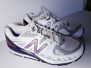 nb motion control shoes