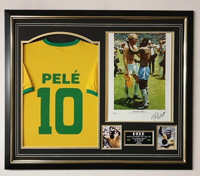 PELE Signed Photo with Shirt 