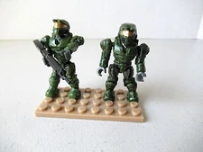 HALO Mega Bloks Construx UNSC  2 Figures Green w/Weapon